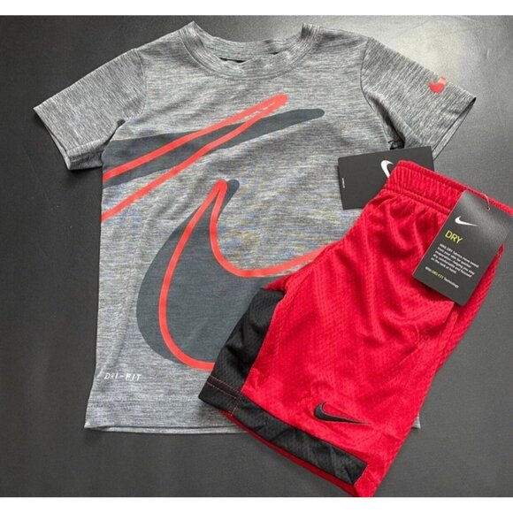 NWT Nike Athletic Set Boys Size 4 - Picture 1 of 3